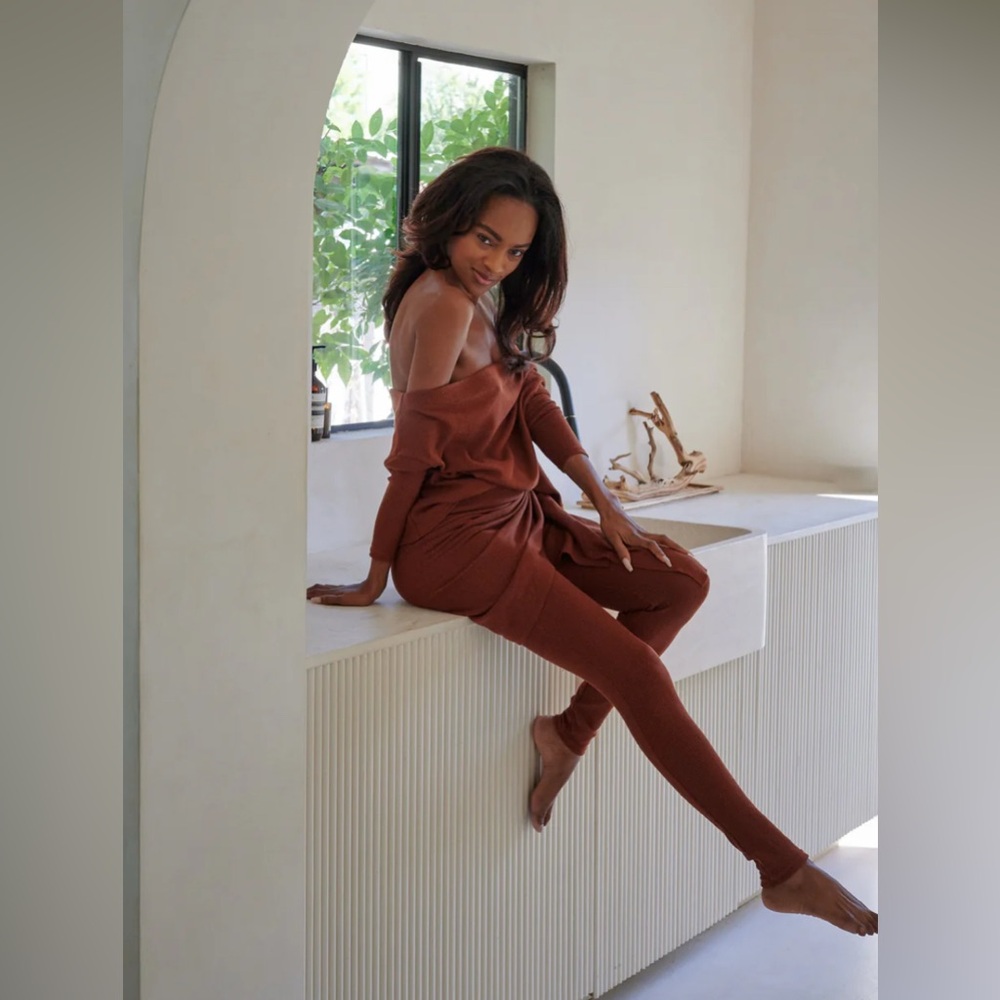 Women’s Rust Off-Shoulder Knit Lounge Set